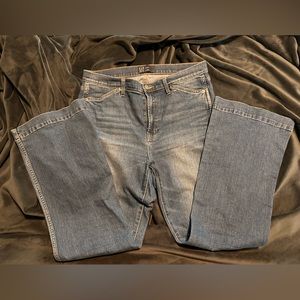 Women’s Flare Jeans